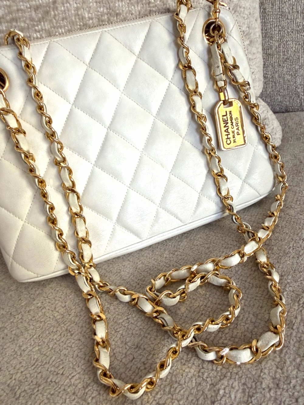 CHANEL Vintage White Bag - Picture 13 of 15